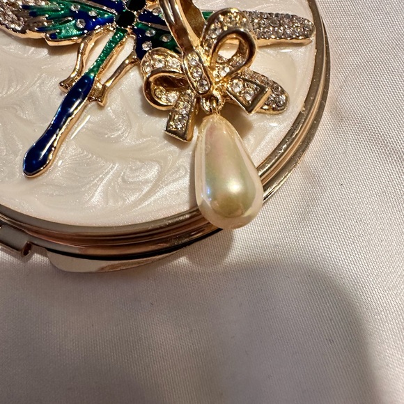 Elegant Vintage Peal Pendant with rhinestones - Picture 4 of 8